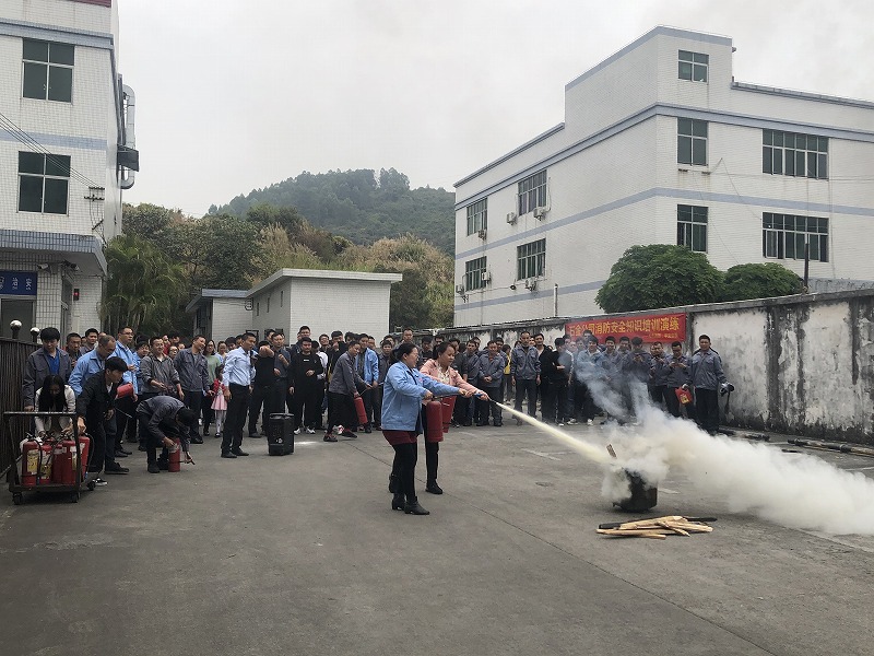 財務美女滅火演習 財務美女滅火演習